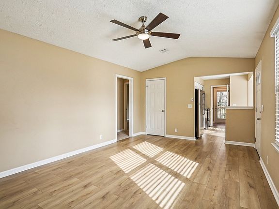3rd image of 1124 Cabana Dr