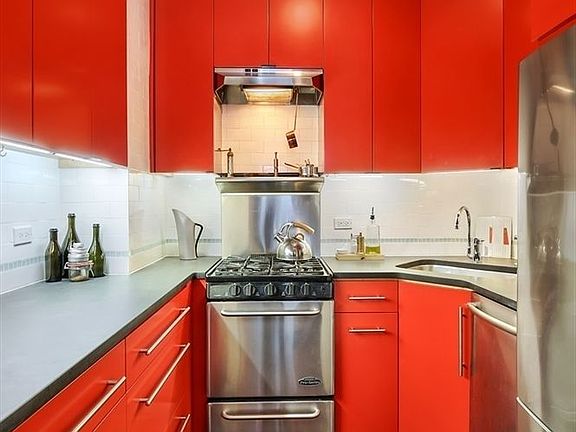 3rd image of 134 E 16th St APT 3