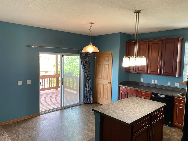 2210 Walnut Creek Dr — Photo 5