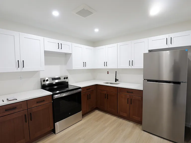 190 Broadway #2D — Photo 10