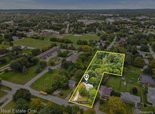 575 Pontiac St, Oxford, MI 48371