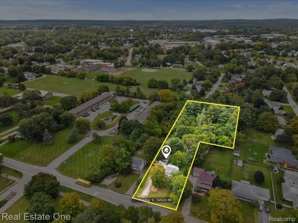575 Pontiac St, Oxford, MI 48371