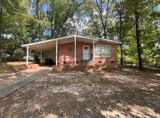 2706 Wynnewood Dr, Greensboro, NC 27408
