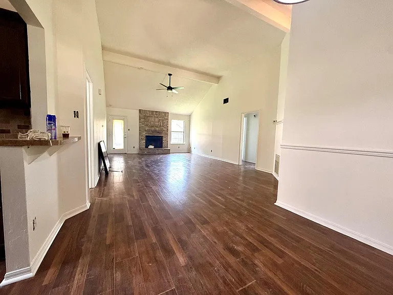 2107 Willow Way — Photo 4