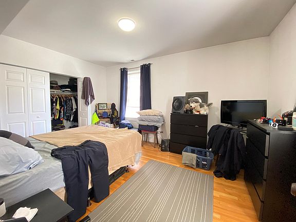5th image of 4437 W Gunnison St #2