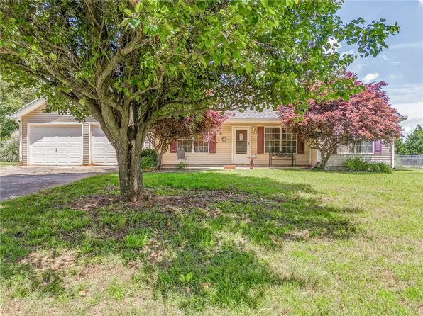 205 Shaw Rd SW, Calhoun, GA 30103
