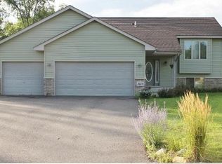 1024 Prairie Ridge Ln, Lester Prairie, MN 55354