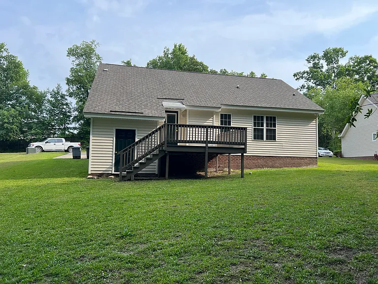 1820 Old Barn Rd — Photo 3