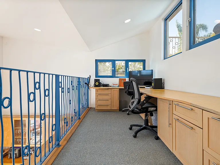 2419 Ocean Ave — Photo 25