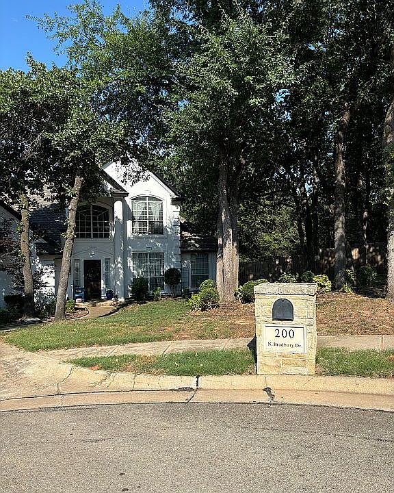 1st image of 200 N Bradbury Dr