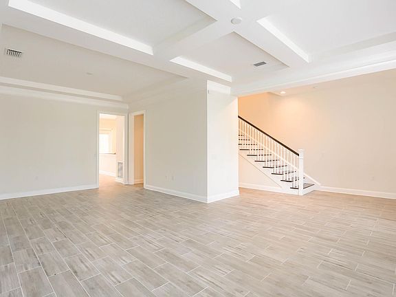 2nd image of 115 Commonwealth Ct N