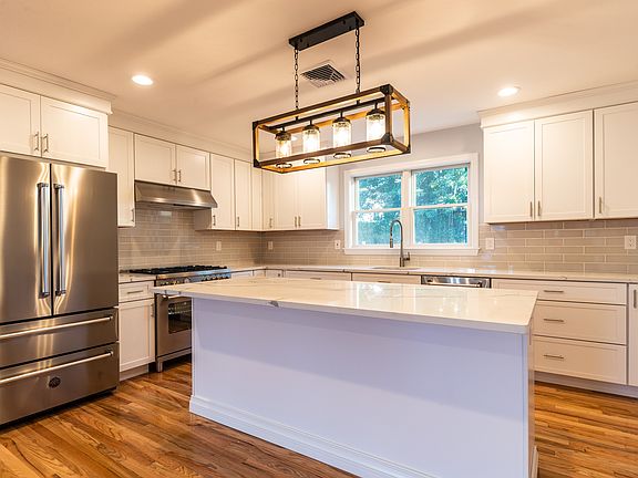 4th image of 109 Weidner Ave