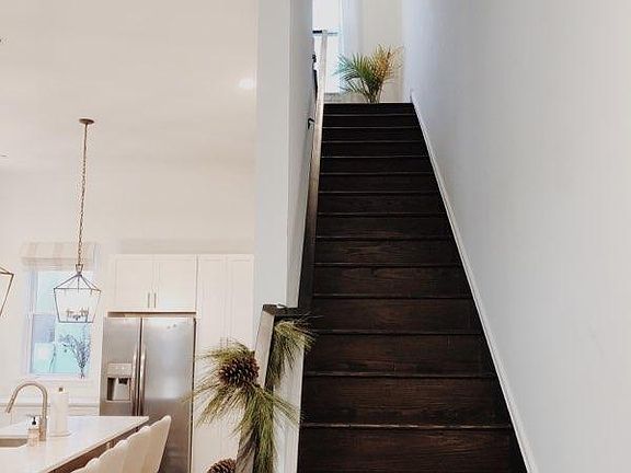 5th image of 140 W Wildey St #46