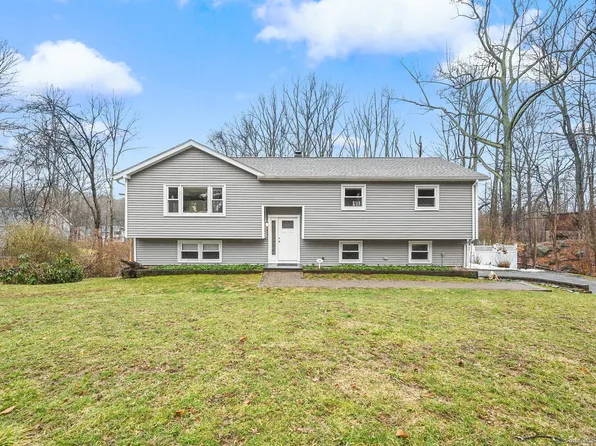 10 Albion Road, New Fairfield, CT 06812