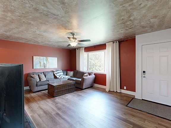 5th image of 2312 SE 18th St