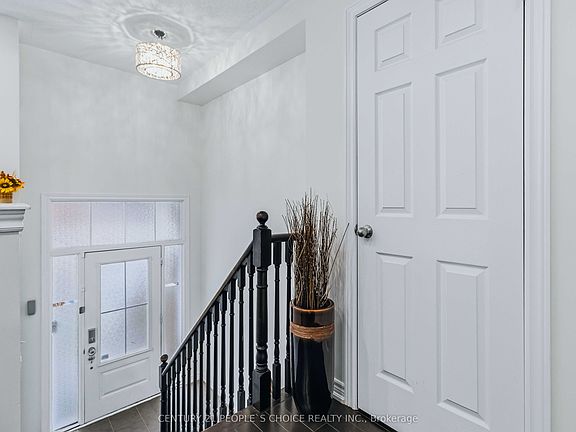 4th image of 52 Aldersgate Dr