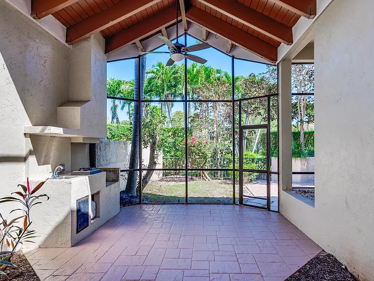 7481 Campo Florido — Photo 17