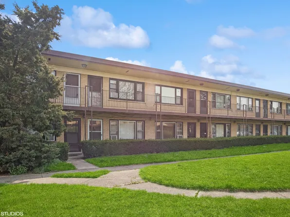 39 King Arthur Ct APT 13, Northlake, IL 60164