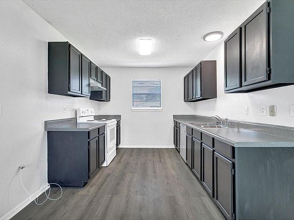 4th image of 9716 Woodway Dr