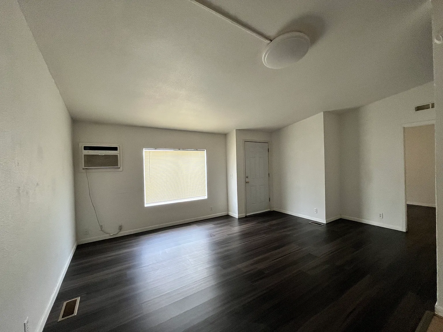 3 bed, 1600 sqft, $1,850 — Photo 4