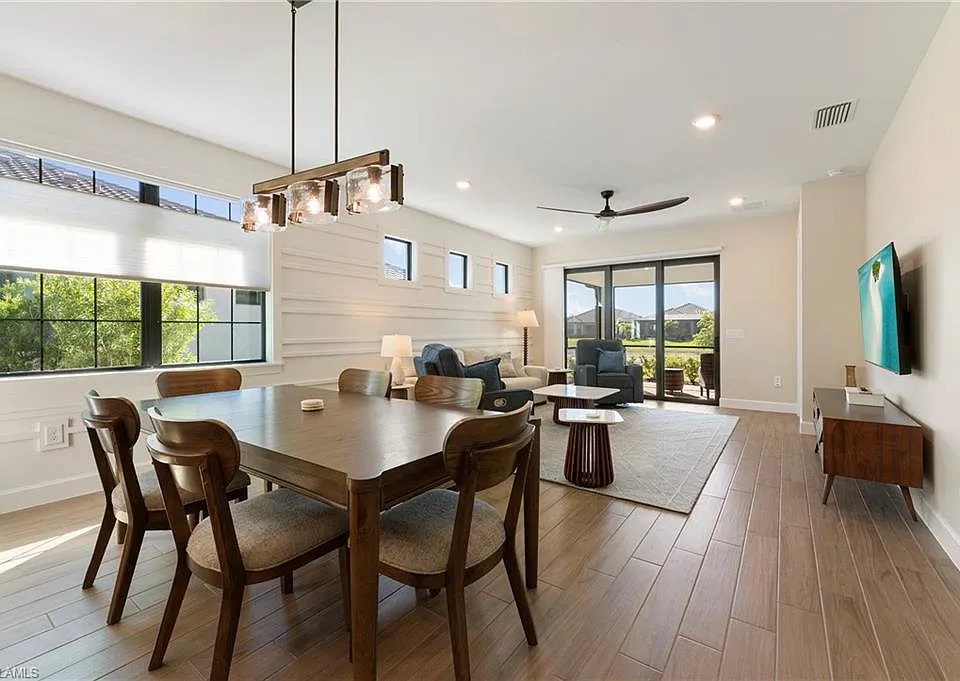 11929 Sacra Pl