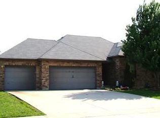 3194 W Montclair St, Springfield, MO 65807