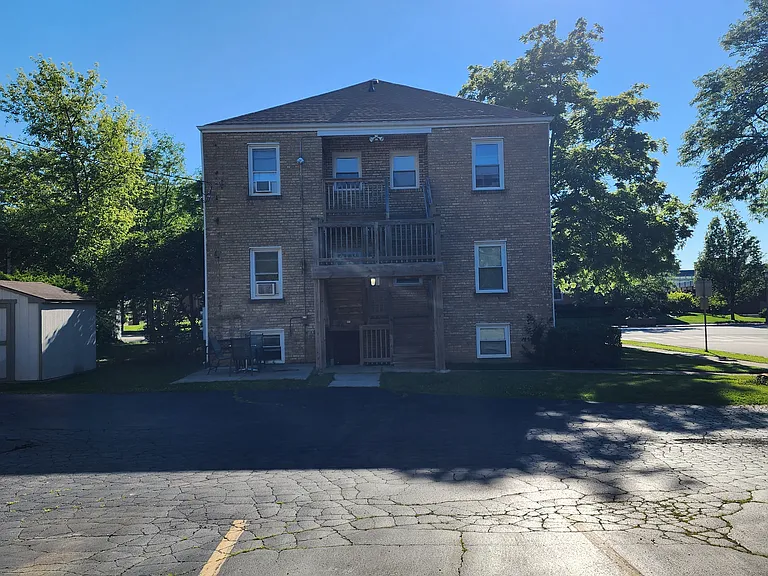 861 Waukegan Rd #2 — Photo 4