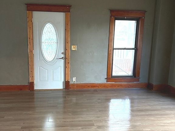 5th image of 2532 Johnson St