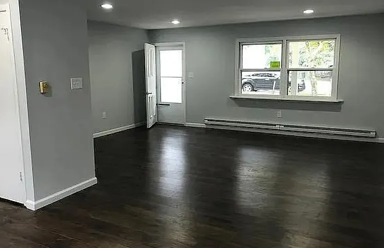 135 Bay Shore Dr — Photo 3