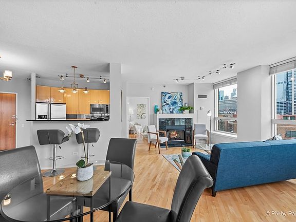 5th image of 600 N Kingsbury St APT 902