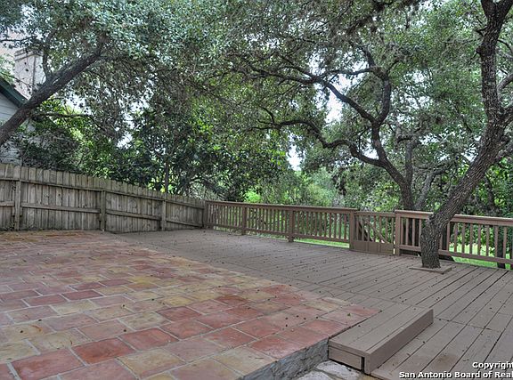 4th image of 32 Courtside Cir