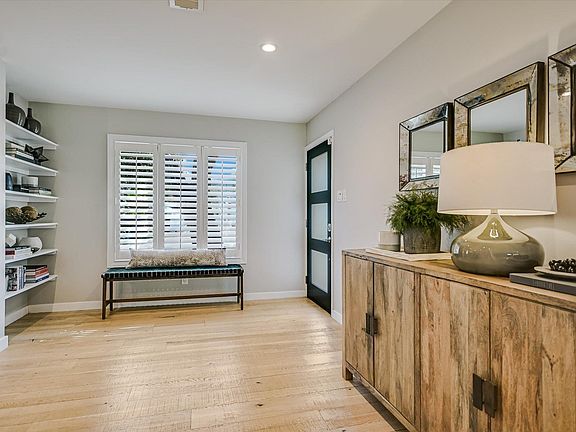 3rd image of 6604 Argentia Rd