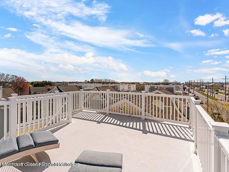 369 W 8th St #4 — Photo 26