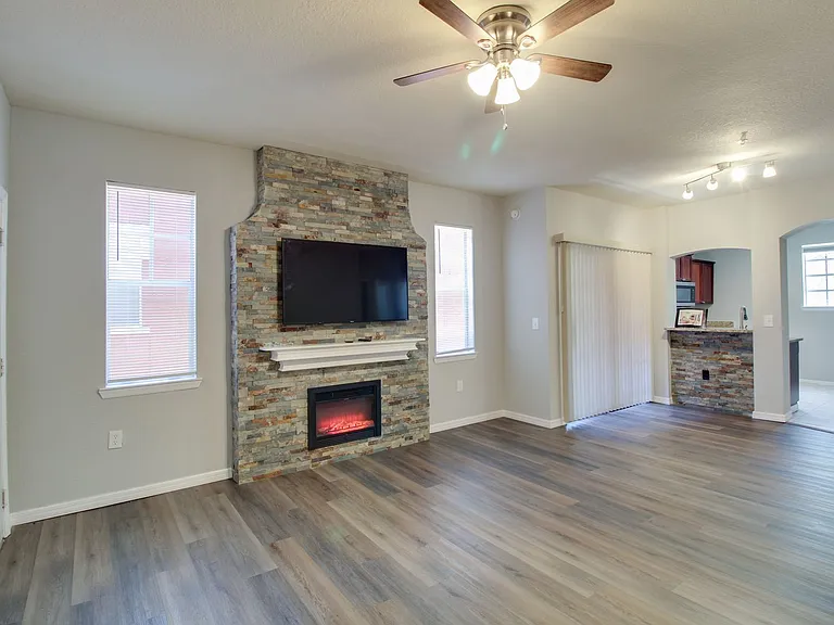 107 Vista Verdi Cir #213 — Photo 4