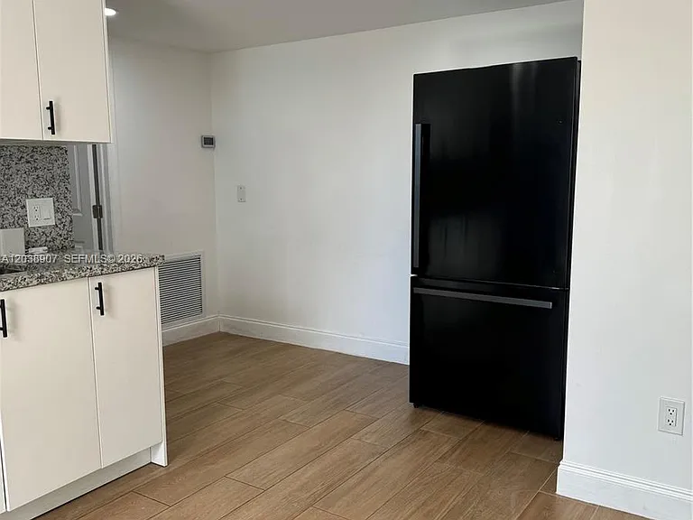 8275 SW 205th Ter — Photo 16