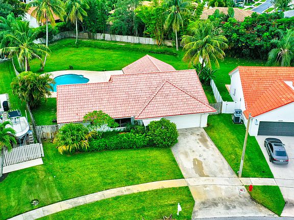 2nd image of 5822 Sun Pointe Circle