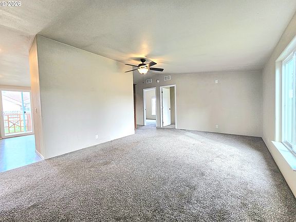 3rd image of 4285 Fergus Ave