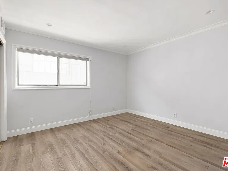 423 S Rexford Dr #106 — Photo 17