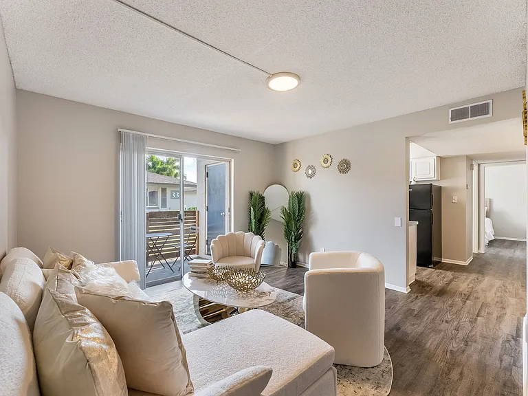 Shoreline Pointe Apartments — Photo 12