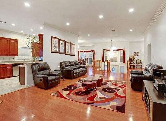4th image of 3112 Jason Ln