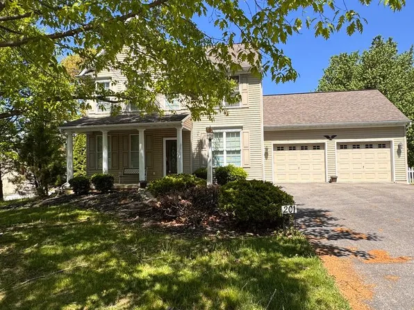 201 Wolgemuth Dr, Lancaster, PA 17602