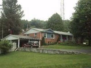 707 Flat Top Rd, Shady Spring, WV 25918