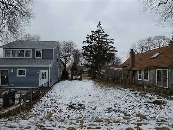 3rd image of 5502 Edgewater Dr
