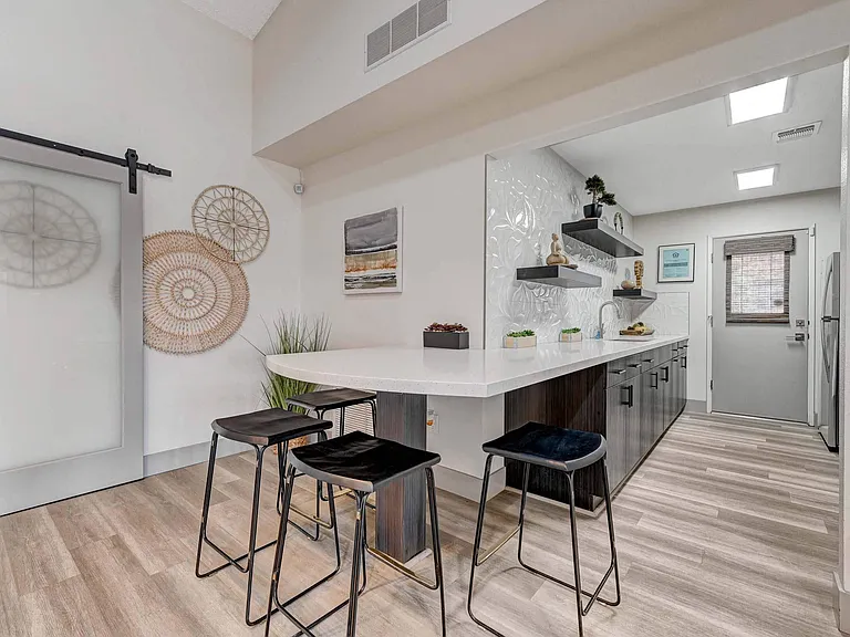 Namaste Apartments — Photo 42