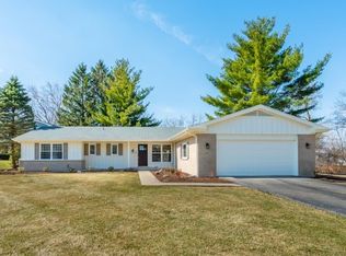 290 Fox Hunt Trl, Barrington, IL 60010