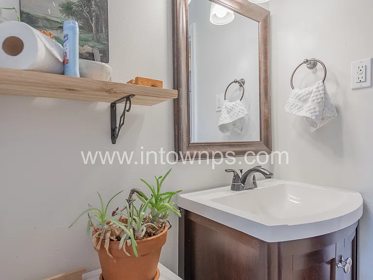 137 Dearborn St — Photo 7