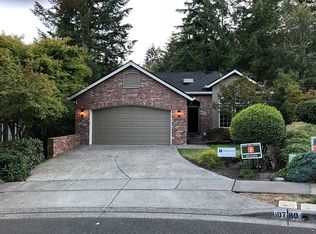 10780 SW Oriole Cir, Beaverton, OR 97007