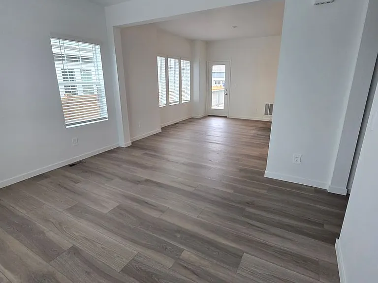 15274 Clayton St — Photo 9