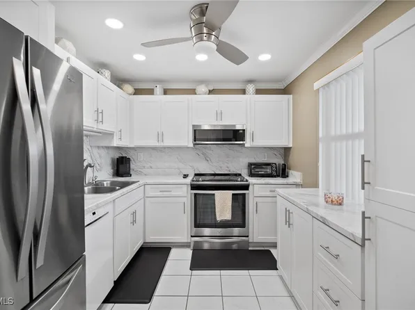 6102 Augusta Dr APT 302, Fort Myers, FL 33907