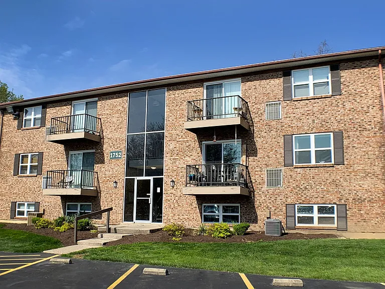 Crown Crossing Apartments — Photo 11